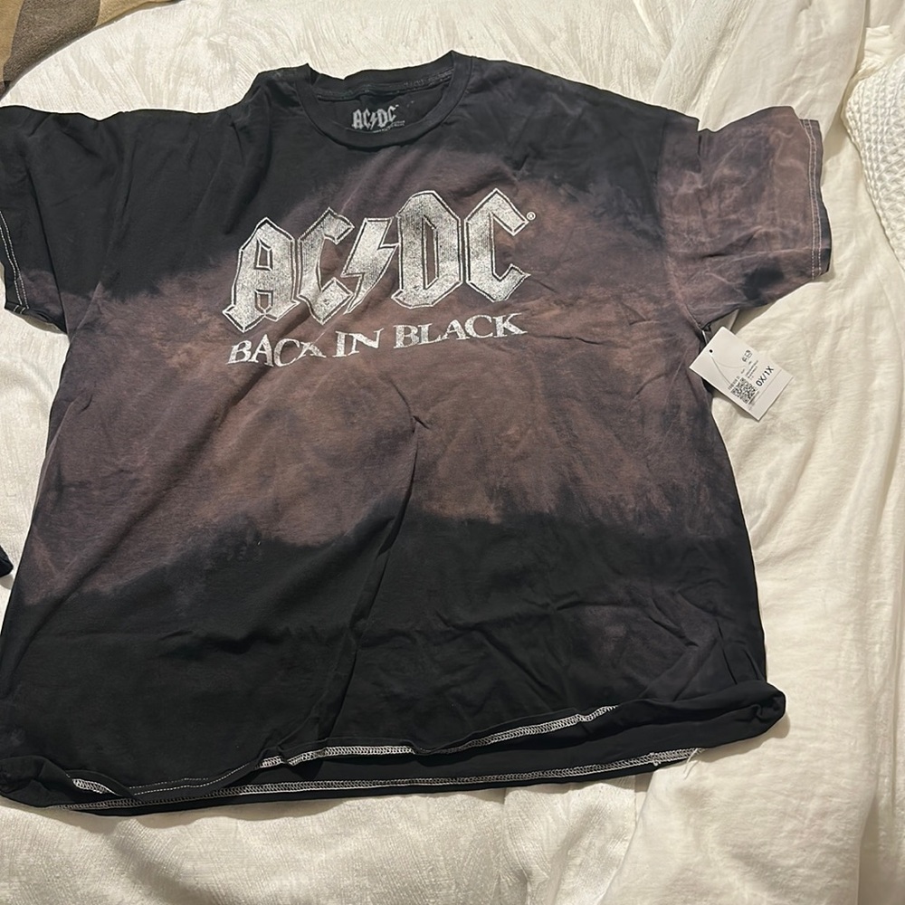 Forever 21 + AC/DC back in black shirt